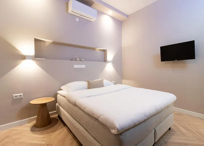 Sayo Boutique Hotel *